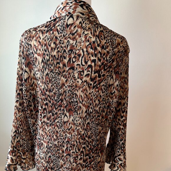 Essentials by Milano pleated Animal Print Blouse XL Ruffled Bell Sleeves Elegant - Picture 3 of 12